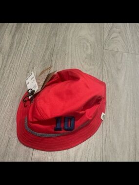 Umbro Red Bucket Hat with Navy '10' Detailing